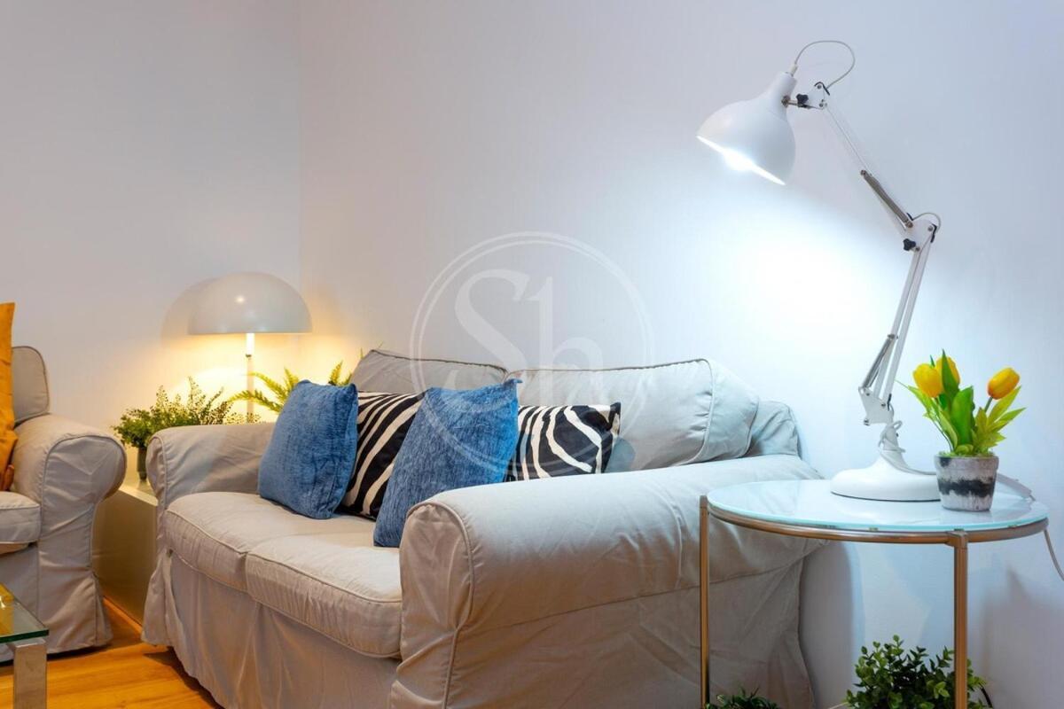 Bonito Apartamento Cerca De La Sagrada Familia Barcelona Luaran gambar